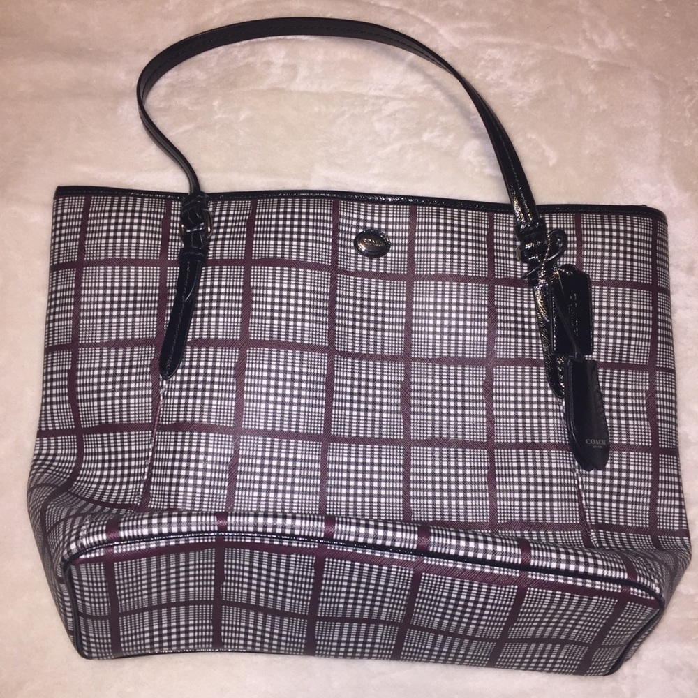Coach bag-lots of pictures-take a look